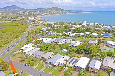 Poppies Cottage - Cooee Bay Beachside Retreat - Dalby Accommodation 2