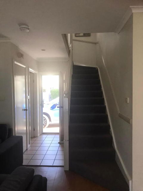 Poppies Lakeview Terrace - 2 Bedroom - Dalby Accommodation 2