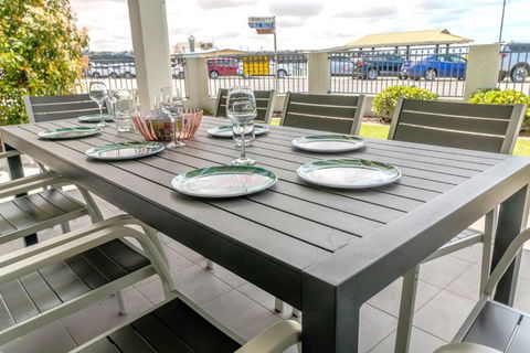 Port Vincent Seaside Apartments - Apartment 2 - Dalby Accommodation 0