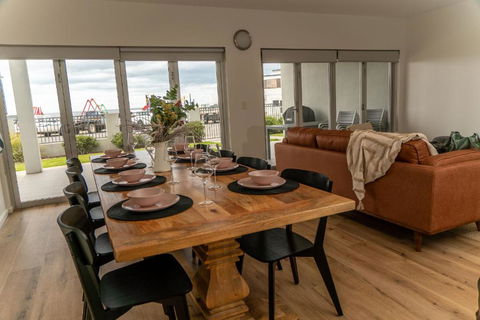 Port Vincent Seaside Apartments - Apartment 2 - Dalby Accommodation 1