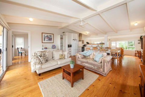 PORT WILLUNGA DREAMING A Beach Front Experience - Dalby Accommodation 1