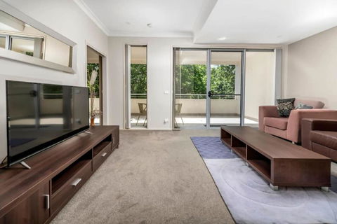 Quiet Apartment In Braddon ACT - Dalby Accommodation 3