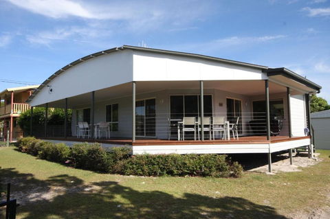 Rainbow Tides - Dalby Accommodation 2
