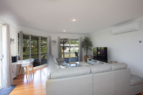 Rainbow Tides - Dalby Accommodation 3