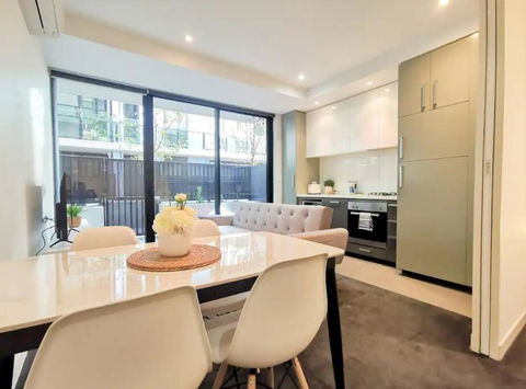 PR126-1 BR Comfy Stay Next To Station With FREE Parking - Dalby Accommodation 2