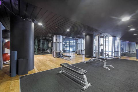 Premium Albert Park Grand Prix Apartment By Ready Set Host - Dalby Accommodation 2