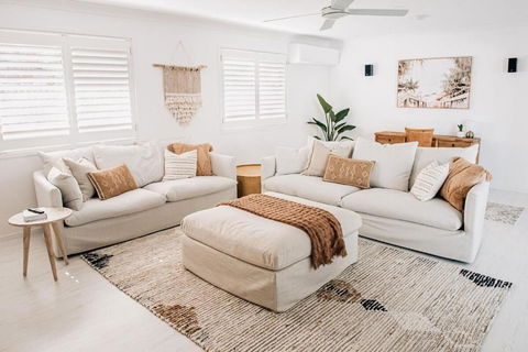 Prime Location With Pool - Walk To Coolum Beach - Dalby Accommodation 1