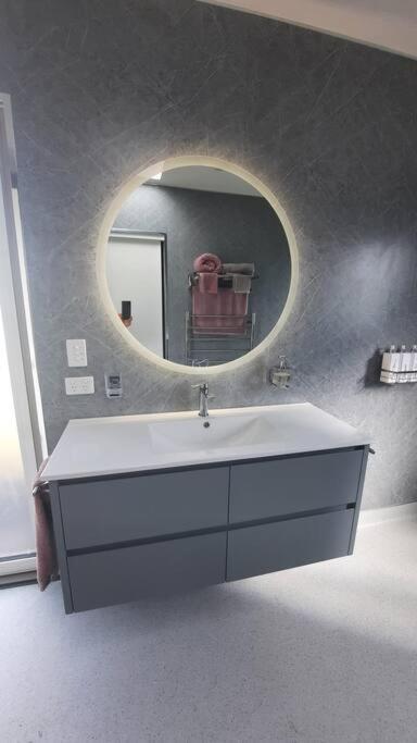 Private Getaway Close To Clifton Beach - Dalby Accommodation 3