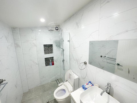 Private, Local Living Studio In Mascot, Airport - Dalby Accommodation 1