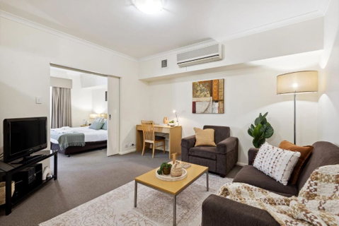 Prized Perth Retreat 1BDR - Dalby Accommodation 1