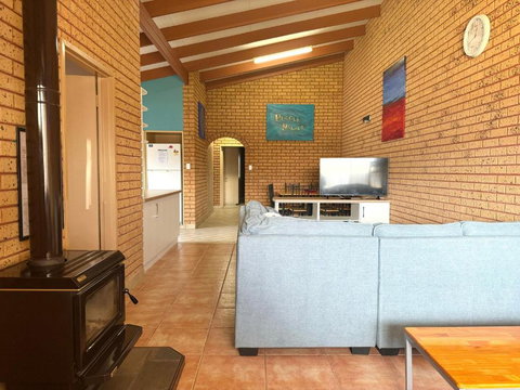 Puggle Palace - Dalby Accommodation 1