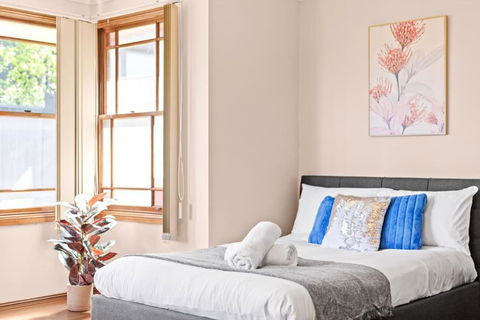 Quadruple Room W Ensuite In Gordon Near Train & Bus - Dalby Accommodation 1