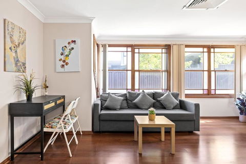 Quadruple Room W Ensuite In Gordon Near Train & Bus - Dalby Accommodation 2