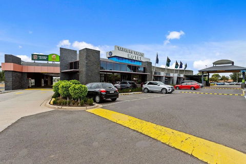 Quality Hotel Taylors Lakes - Dalby Accommodation 3