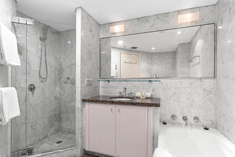 Quay West 2302 Self-Catering - Dalby Accommodation 2