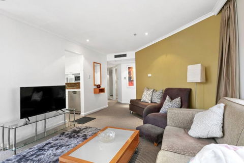 Quay West 2302 Self-Catering - Dalby Accommodation 3