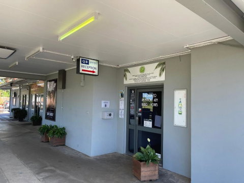 Queens Beach Hotel - Dalby Accommodation 1
