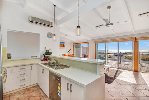 Queensland South - Aldinga Beach - C21 SouthCoast Holidays - Dalby Accommodation 2