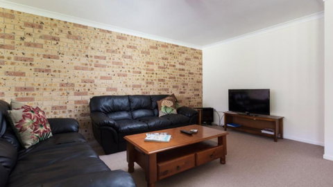Quiet And Private Duplex - Dalby Accommodation 3