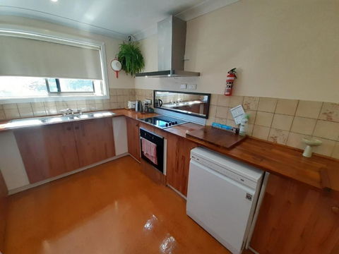 QUIET PROPERTY BY THE RIVER - Dalby Accommodation 3