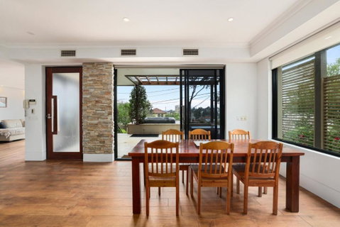 Ra Wonga - Queenscliff Beach House - Dalby Accommodation 1