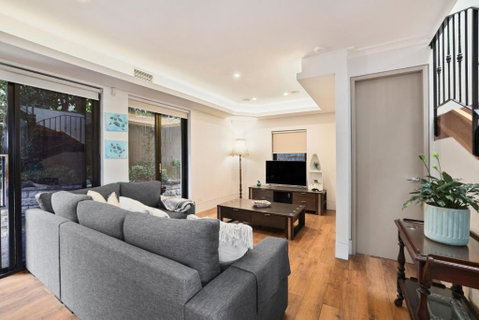 Ra Wonga - Queenscliff Beach House - Dalby Accommodation 2