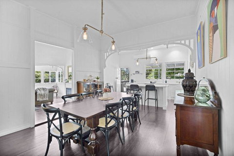 Rambling Roses - Dalby Accommodation 2