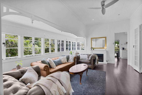 Rambling Roses - Dalby Accommodation 3