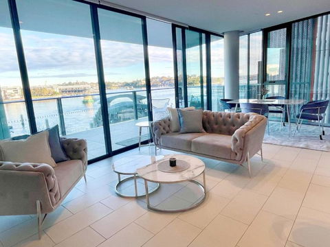 RARE Luxury Waterfront Living - Dalby Accommodation 0