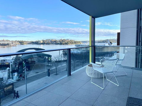 RARE Luxury Waterfront Living - Dalby Accommodation 1