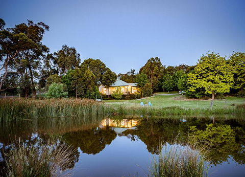 Raynella Alpaca Farmstay - Dalby Accommodation 0