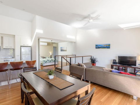 Rainbow Surf 4 - Dalby Accommodation 3