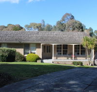 Australian Home Away  Doncaster Grange Park - Dalby Accommodation