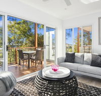 Avalon Tree House - Dalby Accommodation