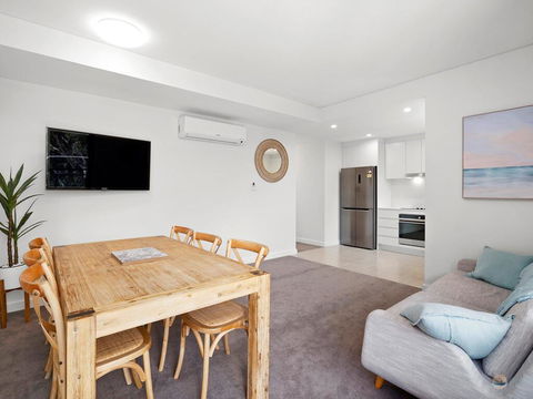 Avoca Beach Pad- 210/14-18 Cape Three Points Rd - Dalby Accommodation 1