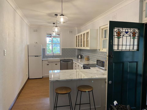 Avoca House - Circa 1900 Gorgeous Federation Home - Dalby Accommodation 2