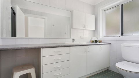 Azur 1 - South One Mile Beach - Dalby Accommodation 1