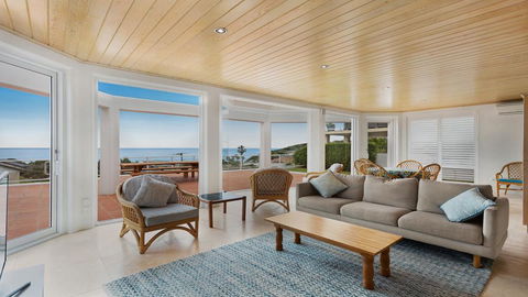 Azur 1 - South One Mile Beach - Dalby Accommodation 2