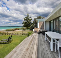 Azure Absolute Beachfront - Pet Friendly - Dalby Accommodation