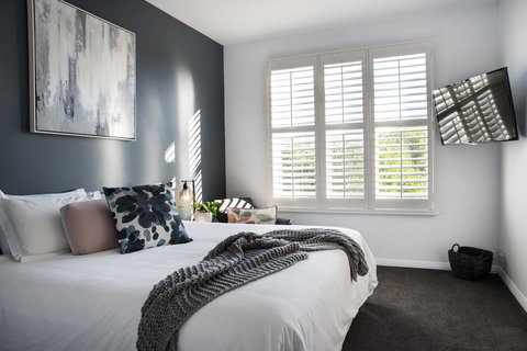 Azure Daylesford - Dalby Accommodation 3