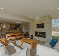 Baileys Beach House - Dalby Accommodation