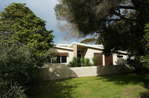 Baillieu Breeze - Dalby Accommodation 1