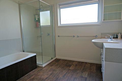 Baillieu Breeze - Dalby Accommodation 3