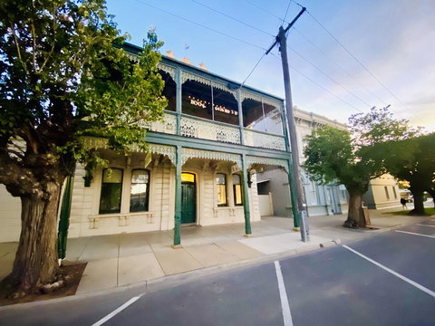 Balcony Level - Heygarth House - Port Of Echuca Townhouse - Dalby Accommodation 2