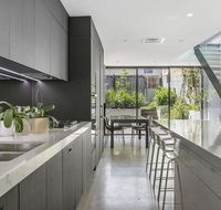 Balmain Bombshell Executive  Family Retreat - Dalby Accommodation