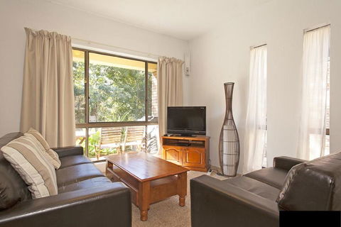Banksia - Sawtell, NSW - Dalby Accommodation 0