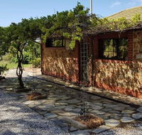 Barossa Glen - Henri's Cottage - Bed  Breakfast - Dalby Accommodation