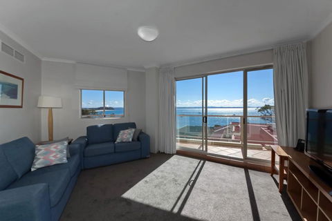 Barrington, 707/35-45 Shoal Bay Road - Dalby Accommodation 2