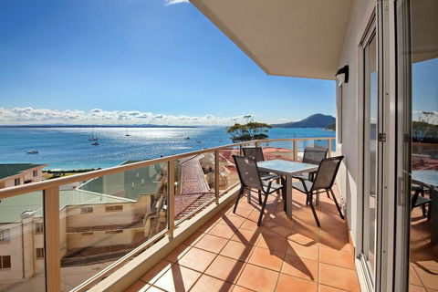 Barrington, 707/35-45 Shoal Bay Road - Dalby Accommodation 0