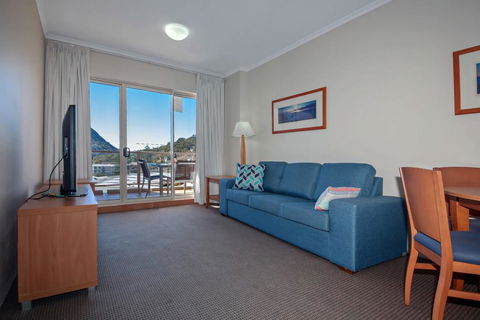 Barrington, 713/35-45 Shoal Bay Road - Dalby Accommodation 2